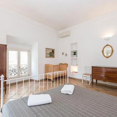 Apartment Rsh Arenula Rom